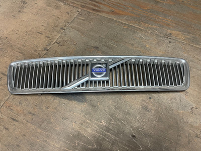OEM VOLVO S40/V40 Front Chrome Grille (USED) - 30803302