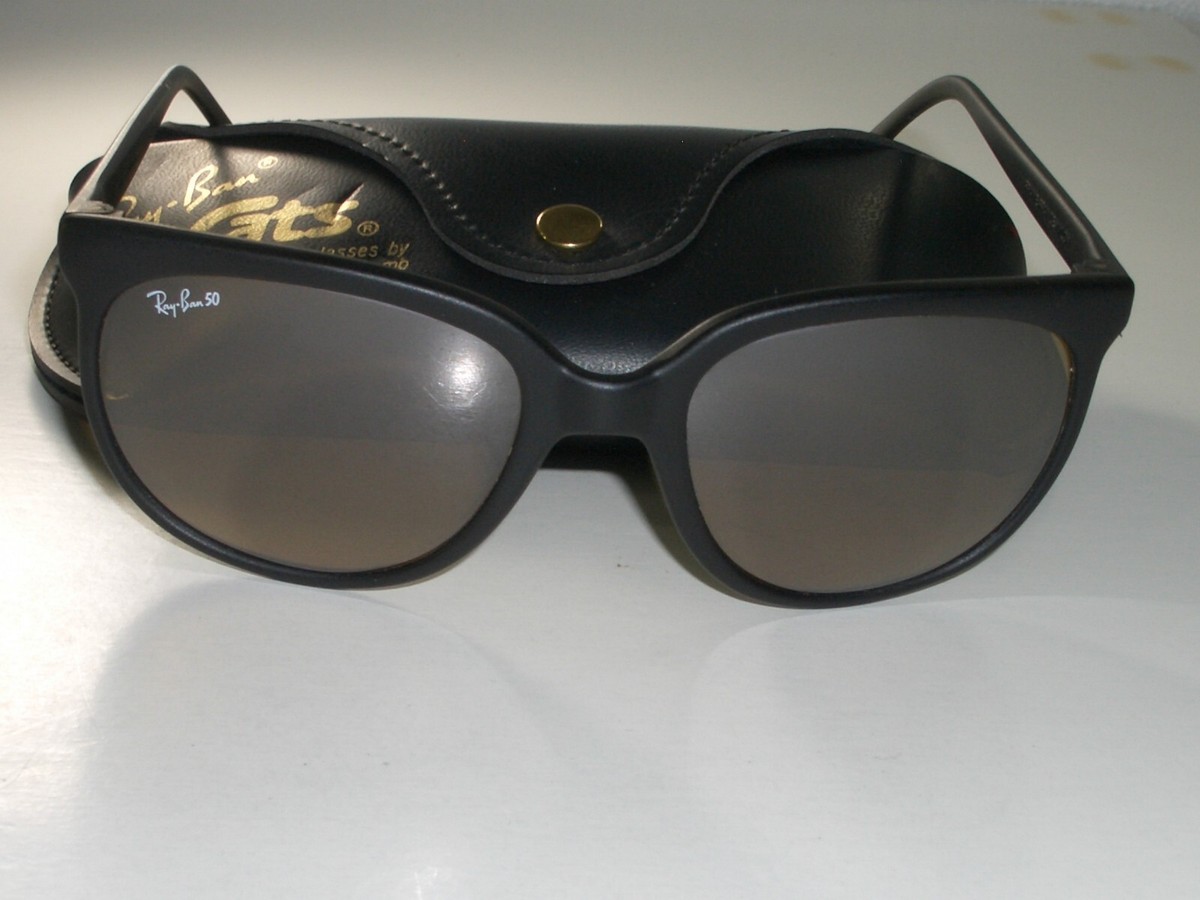 VINTAGE B&L RAY BAN 50 MATTE BLACK PHOTOCHROMIC LENS CATS 1000