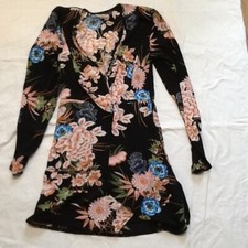 PRETTYLITTLETHING FLOWER DRESS - SIZE 6