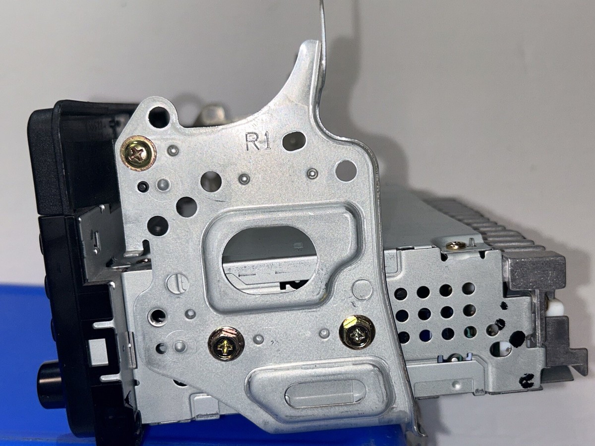 Toyota 86120-52060 Receiver Assembly Radio With Brackets | eBay