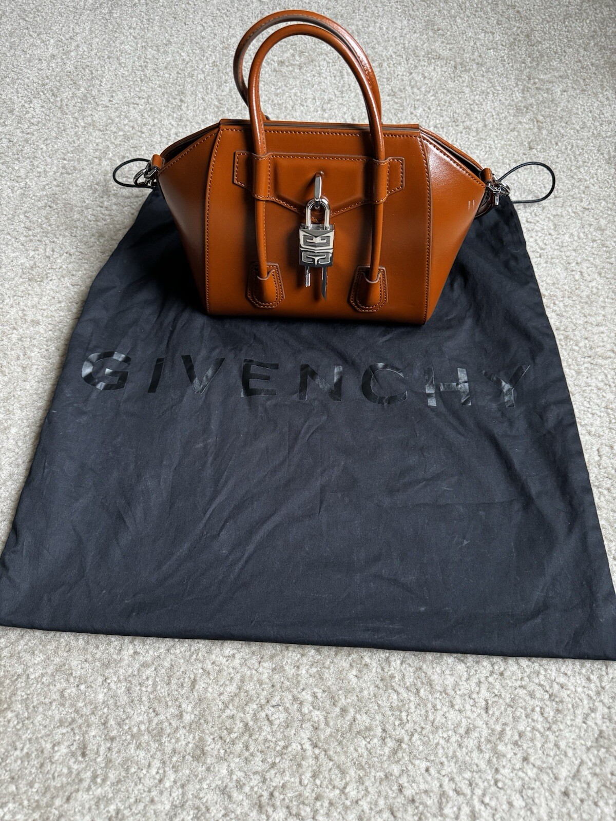 Givenchy Antigona Small