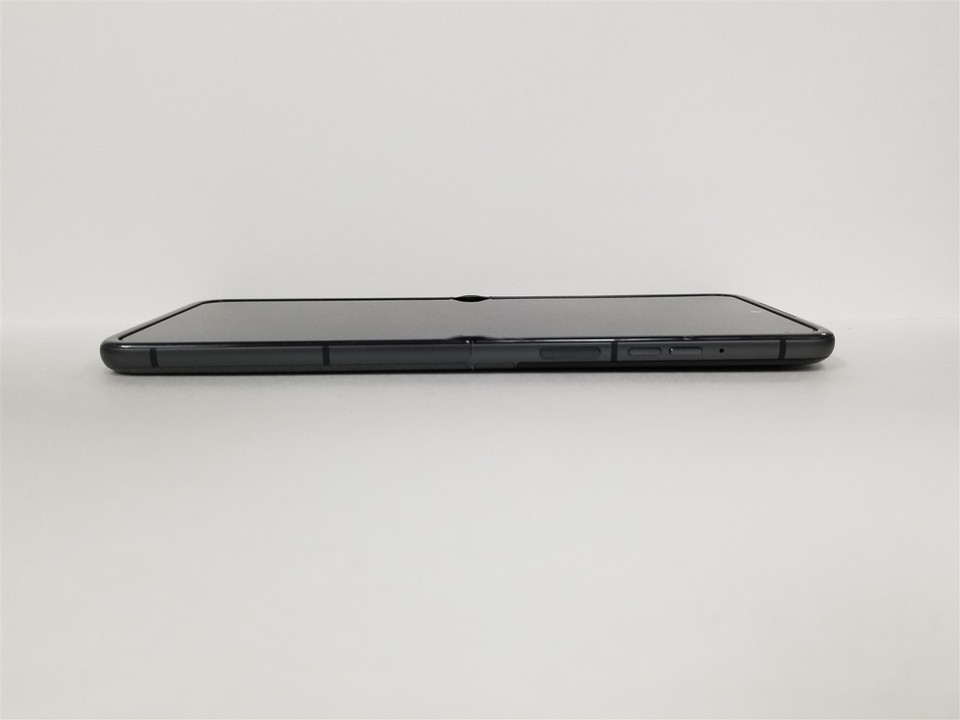 Motorola Razr 2024 256GB Grigio XT2453V - Sbloccato, Dual SIM (SIM+eSIM), Usato Ottime Condizioni