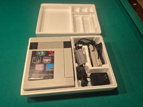 Nintendo NES Control Deck Console In Box / TESTED & WORKING - Good condition!