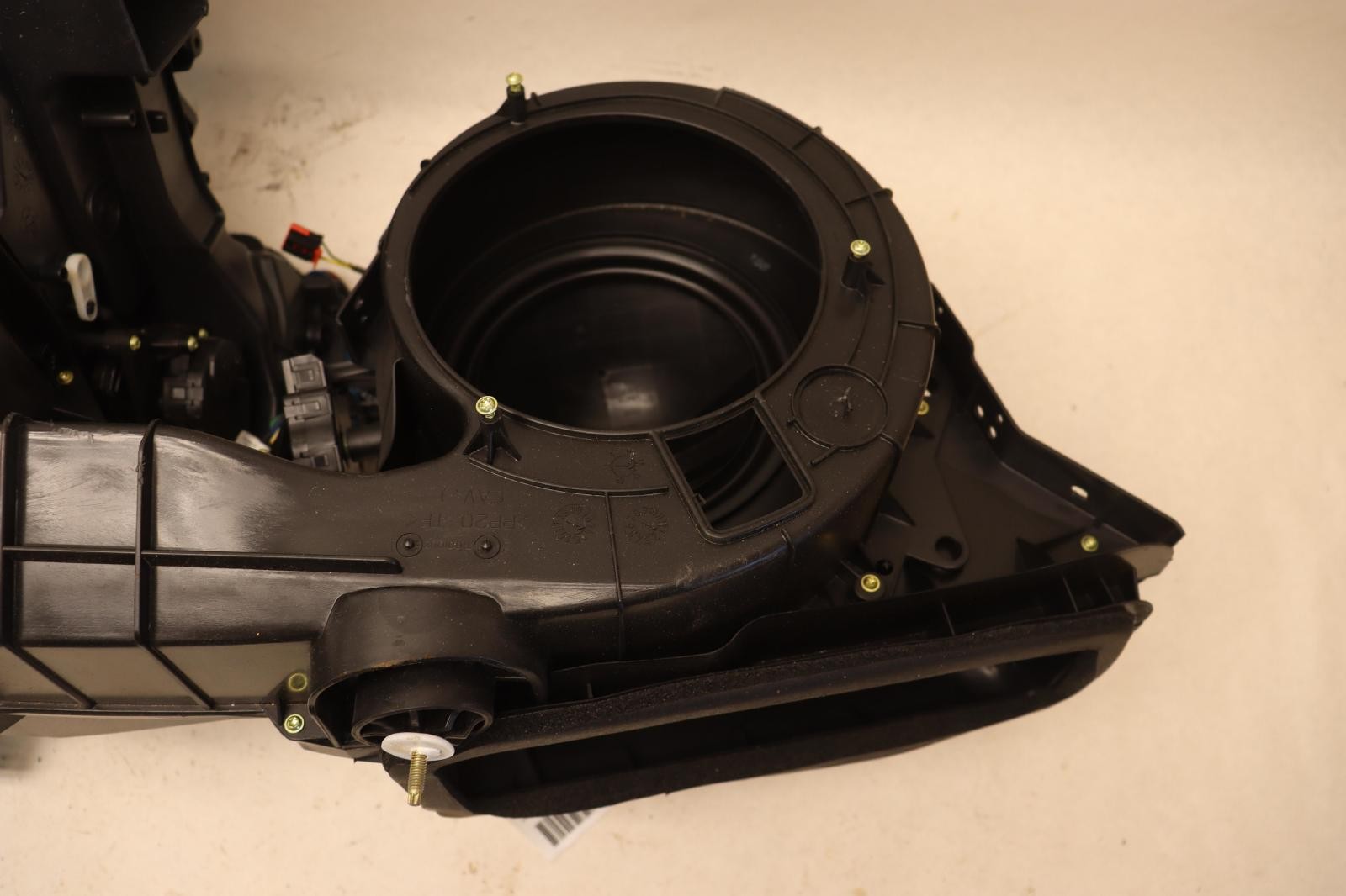 2014-2020 MASERATI QUATTROPORTE 3.0L HVAC HEATER A/C BLOWER HOUSING BOX OEM