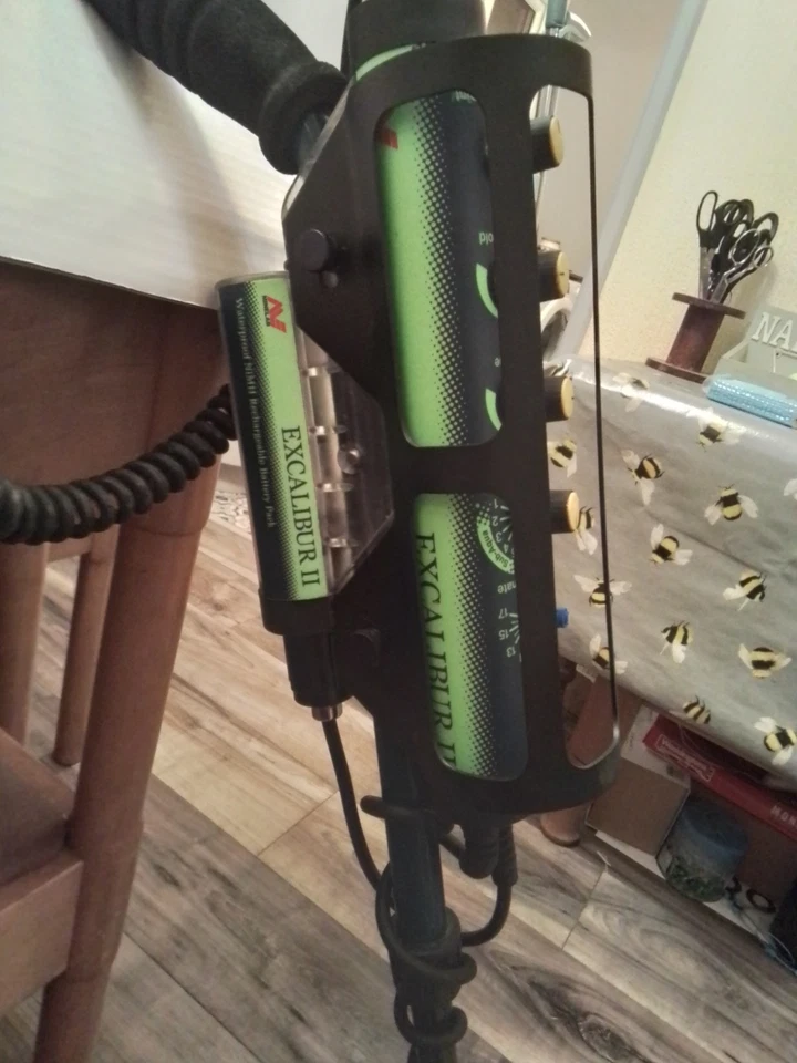 Minelab Excalibur II Deep Diving and beach Metal Detector  - Image 2 of 4