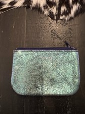 Portamonete Tracey Tanner in pelle con zip porta carte di credito trucco blu metallizzato