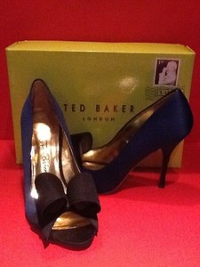 navy heels size 6