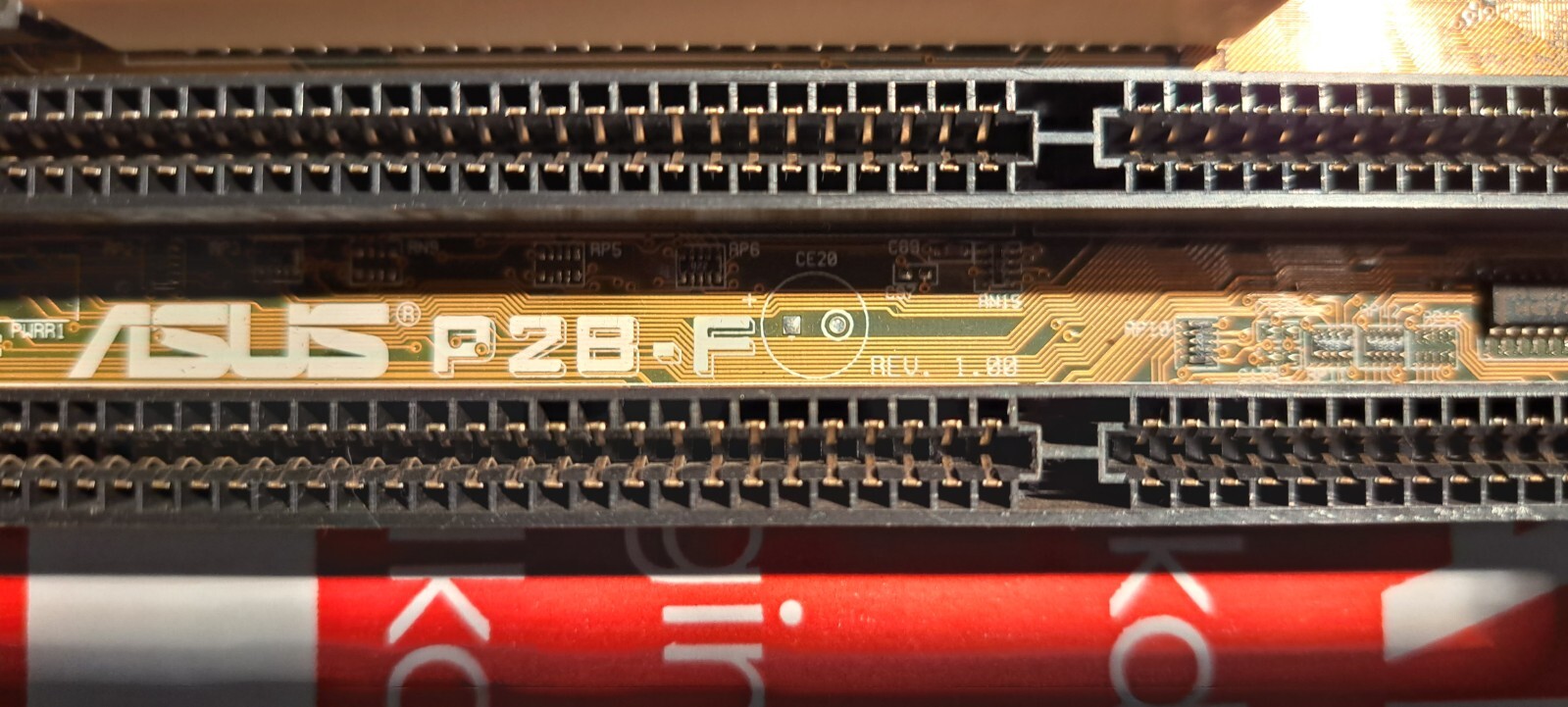 ASUS P2BF Steckplatz SDRAM AGP ISA Intel 440BX Hauptplatine + CPU