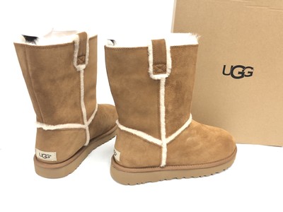 ugg short spill seam boot