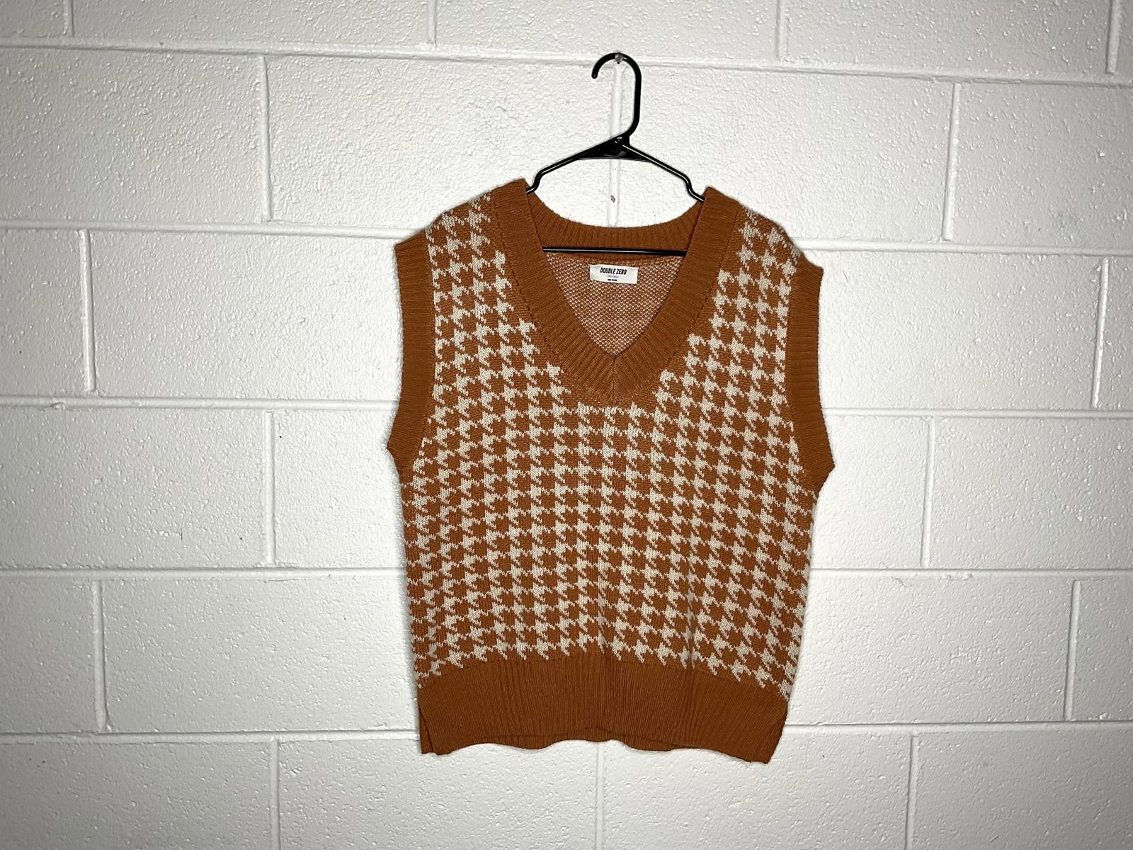 Double Zero Houndstooth Pattern Sweater Vest - image 1