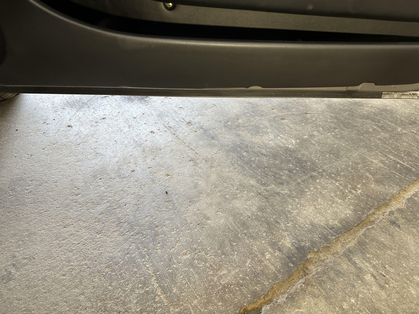 04 MASERATI PASSENGER RIGHT FRONT DOOR SHELL GRIGIO NUVOLARI SILVER 290617