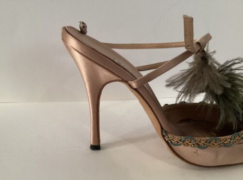 Pre-Owned Manolo Blahnik Pink Satin Feathered Stiletto Heels Size 41 - Picture 3 of 13