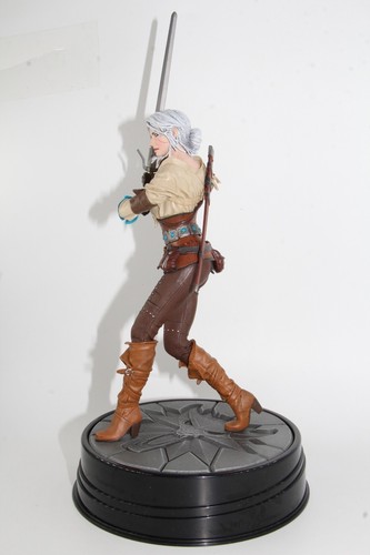 THE WITCHER 3 WILD HUNT DARK HORSE DELUXE SERIES 1 CIRI FIGURA 20 cm. - Imagen 5 de 6