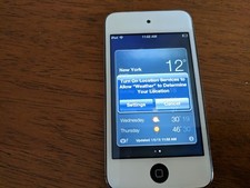 Apple iPod Touch 4th Generation White 8 GB . Cleaned and Erased.Model A1367.