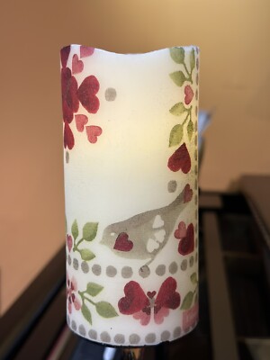 EMMA BRIDGEWATER LOVEBIRDS DESIGN HANDVERZIERTE LED STUMPENKERZE 15x8cm
