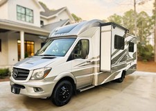 2014 Winnebago RV / Itasca Navion 24V