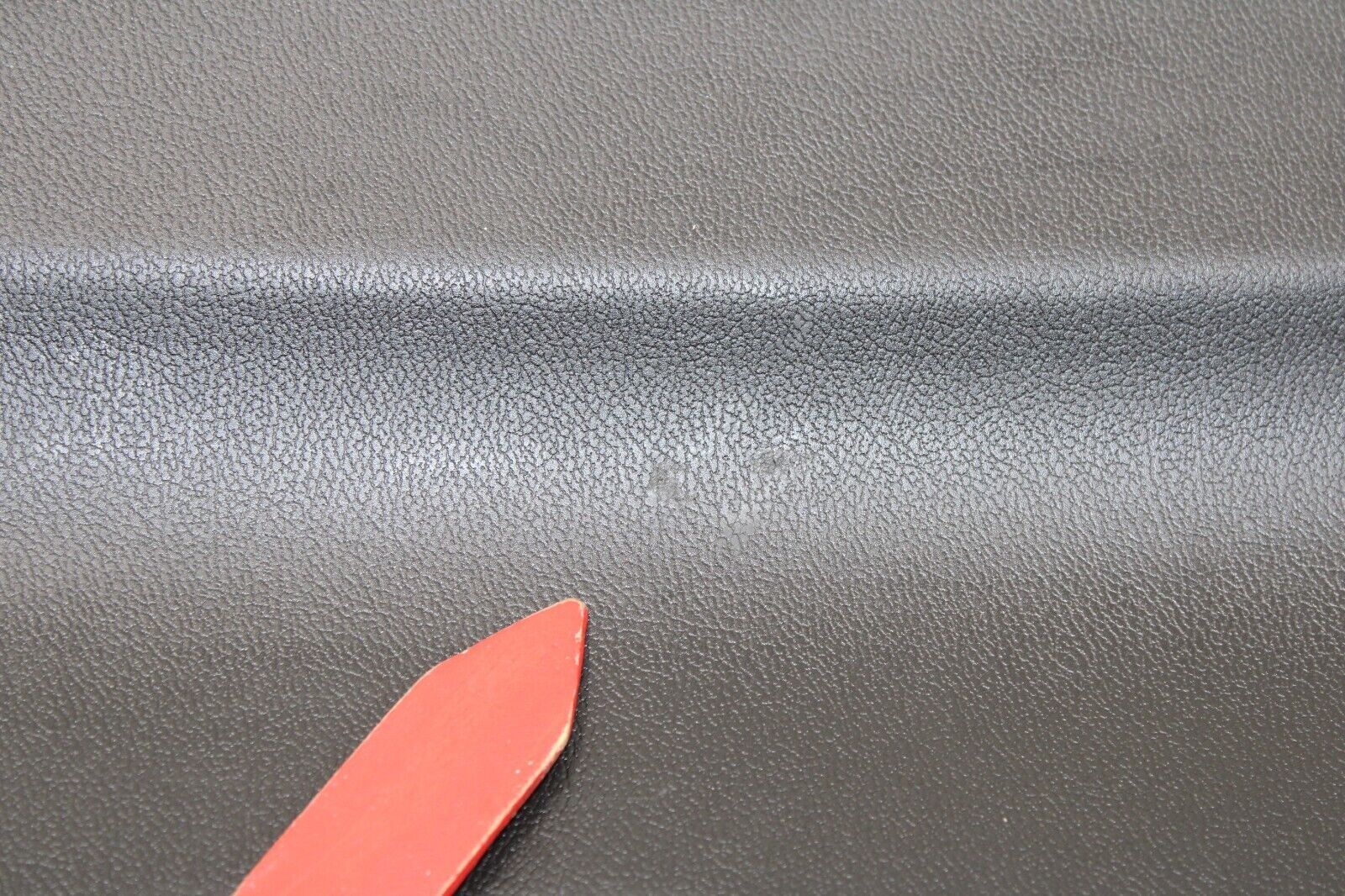 2017 - 2020 MASERATI LEVANTE TAILGATE LIFTGATE BACK DOOR LOWER TRIM COVER OEM