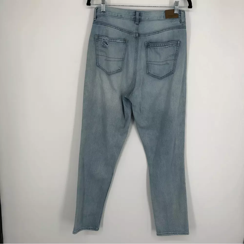 American eagle hotsell floral embroidered jeans