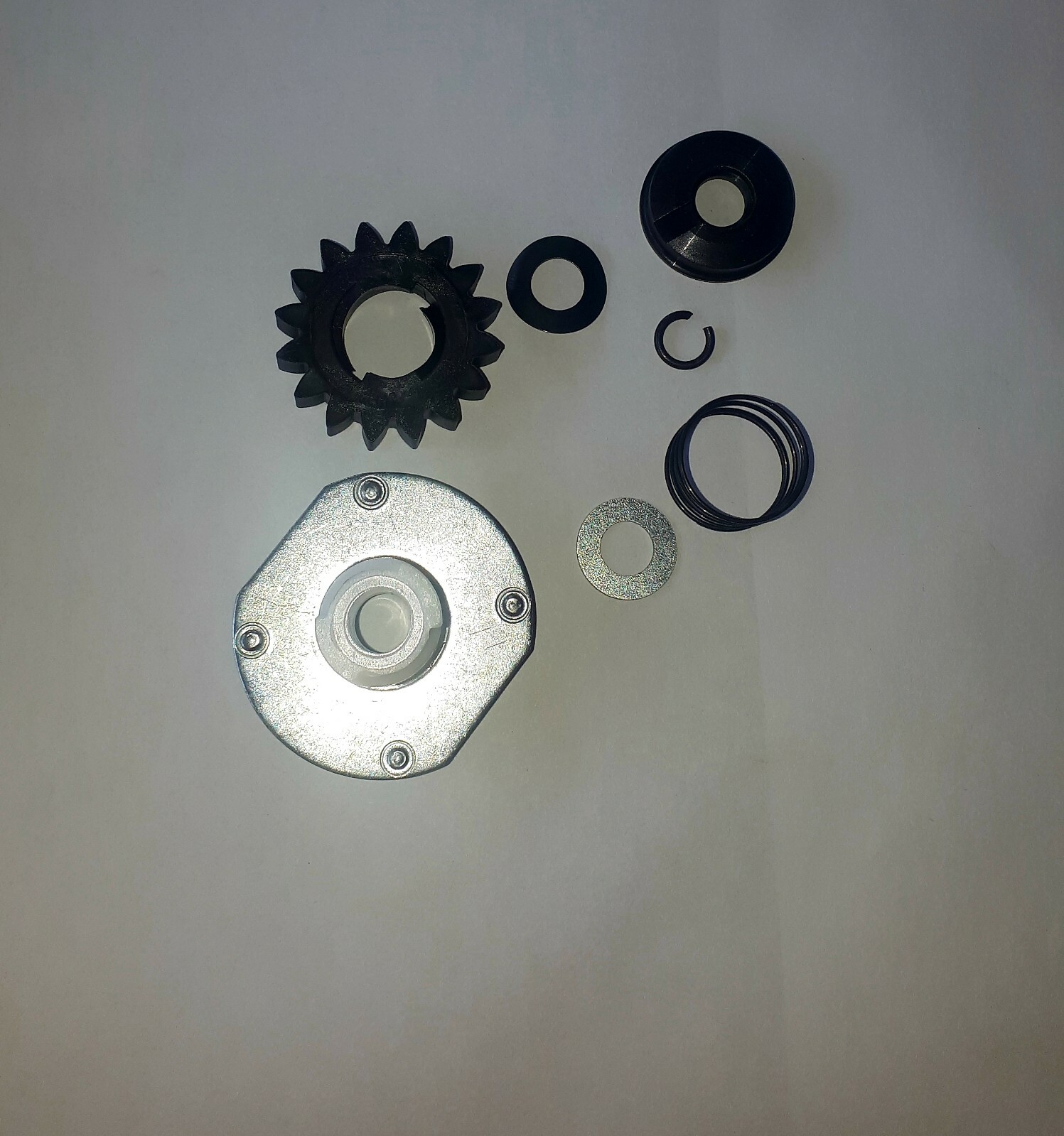 Starter Drive Kit 16 Teeth For Briggs & Stratton 497606, 696541