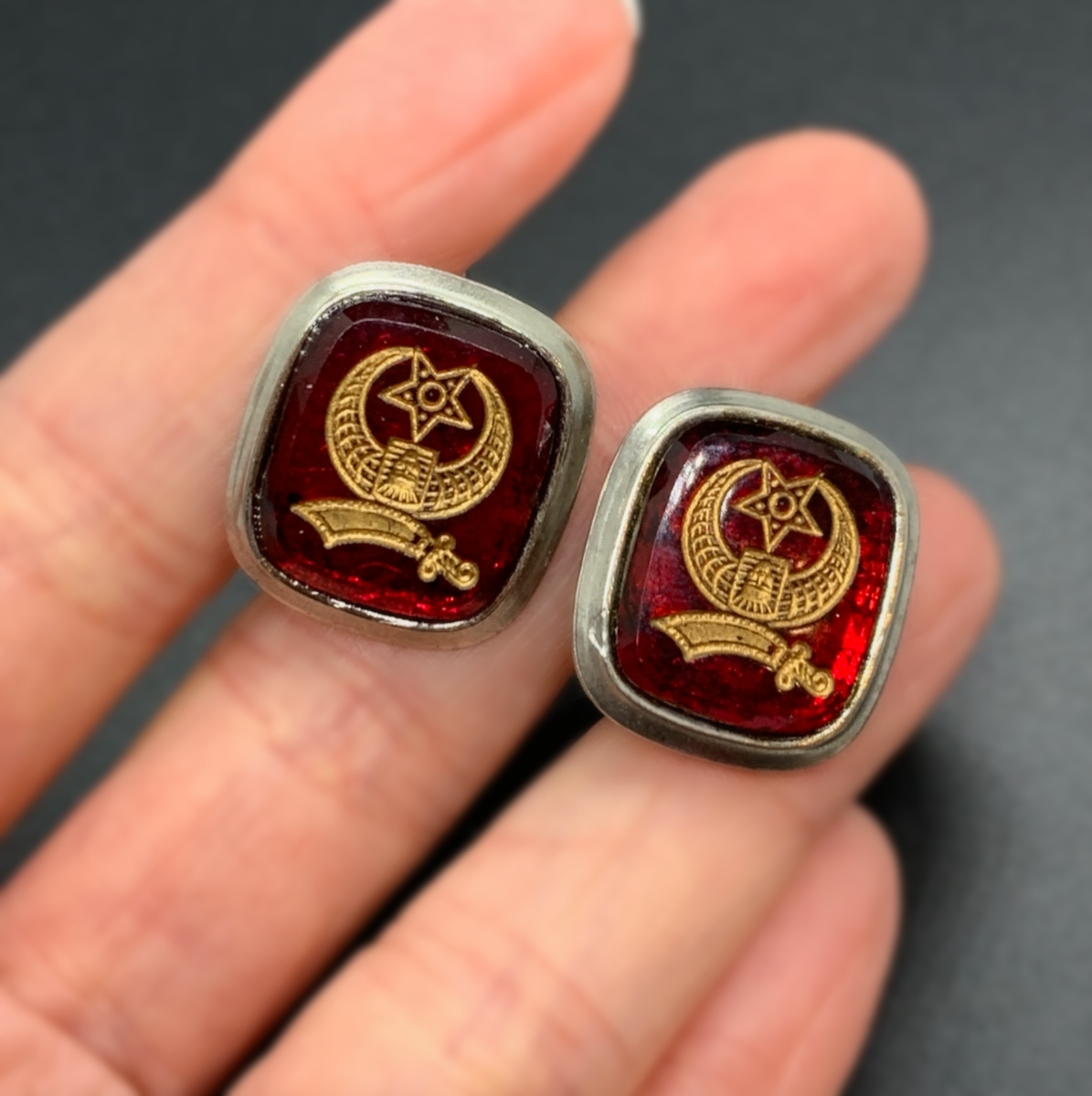 Boutons De Manchette Vintage Argentés Et Rouges - Occasion état Correct