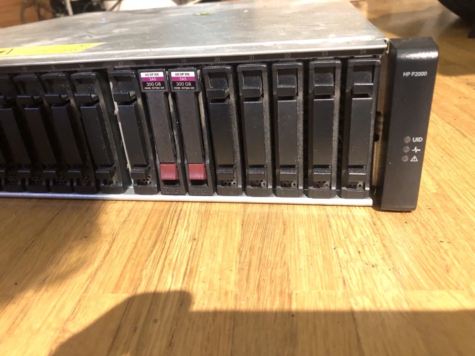 HP P2000 G3 Enterprise SAN Storage 24x SFF – Dual iSCSI Controller 2U Rack - Bild 2 von 4