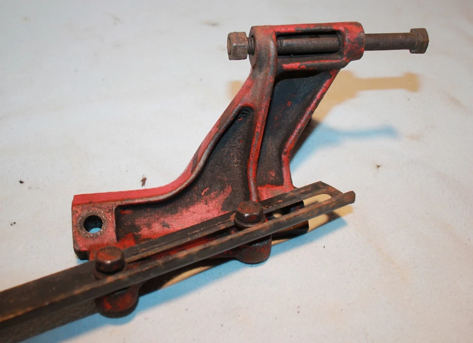 66 67 Plymouth Barracuda 6 cilindros soportes alternador Foto 4 de 4