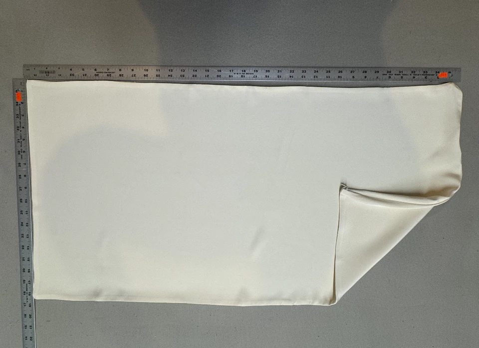 100% Mulberry Silk Pillowcase with Zipper – Hair & Skin Care, Anti-Frizz_Cream - Image 2 of 3