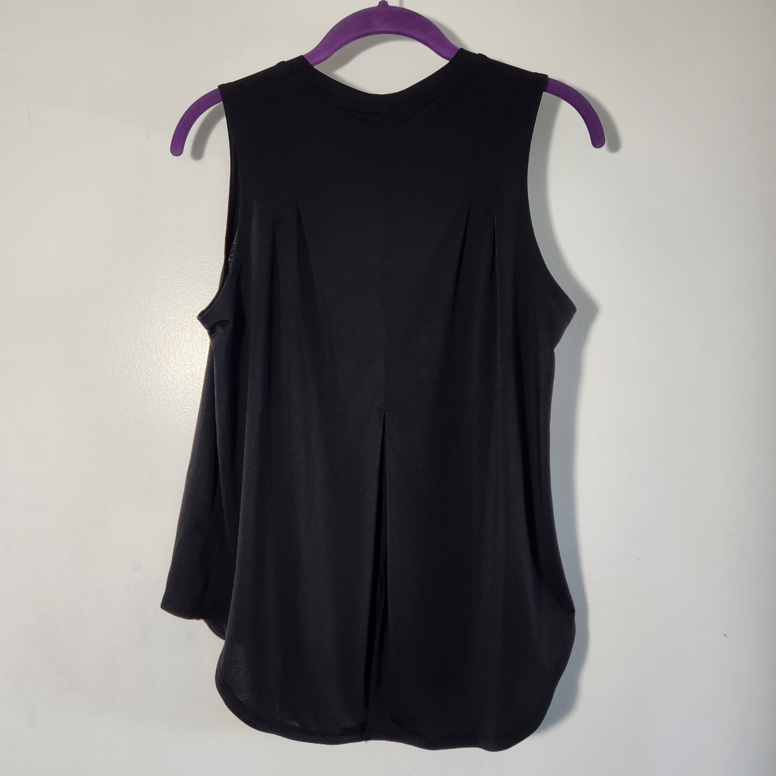 Lululemon Lightweight Split-Back Training Tank To… - image 3