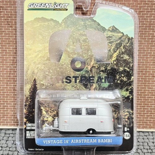 エアストリーム ヴィンテージ 16'バンビ 1/64 Green Light Airstream Vintage Camper Toy 16' Bambi 1/64