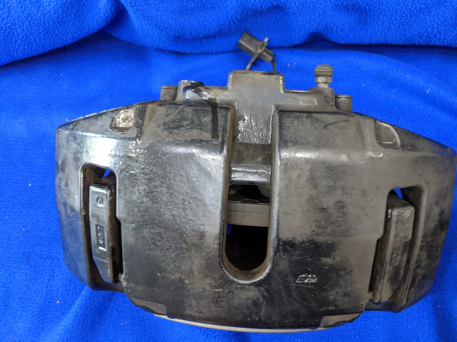 front BRAKE CALIPERs PADS LEFT RIGHT BENTLEY FLYING SPUR GT GTC (2004-2012) OEM