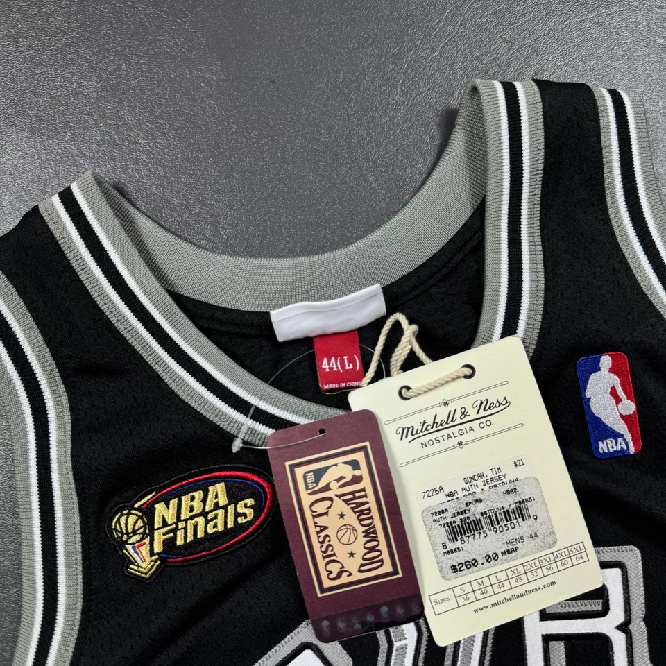 100% Authentic Tim Duncan Mitchell Ness 98 99 NBA Finals Jersey Size 44 L Mens - Image 2 of 4
