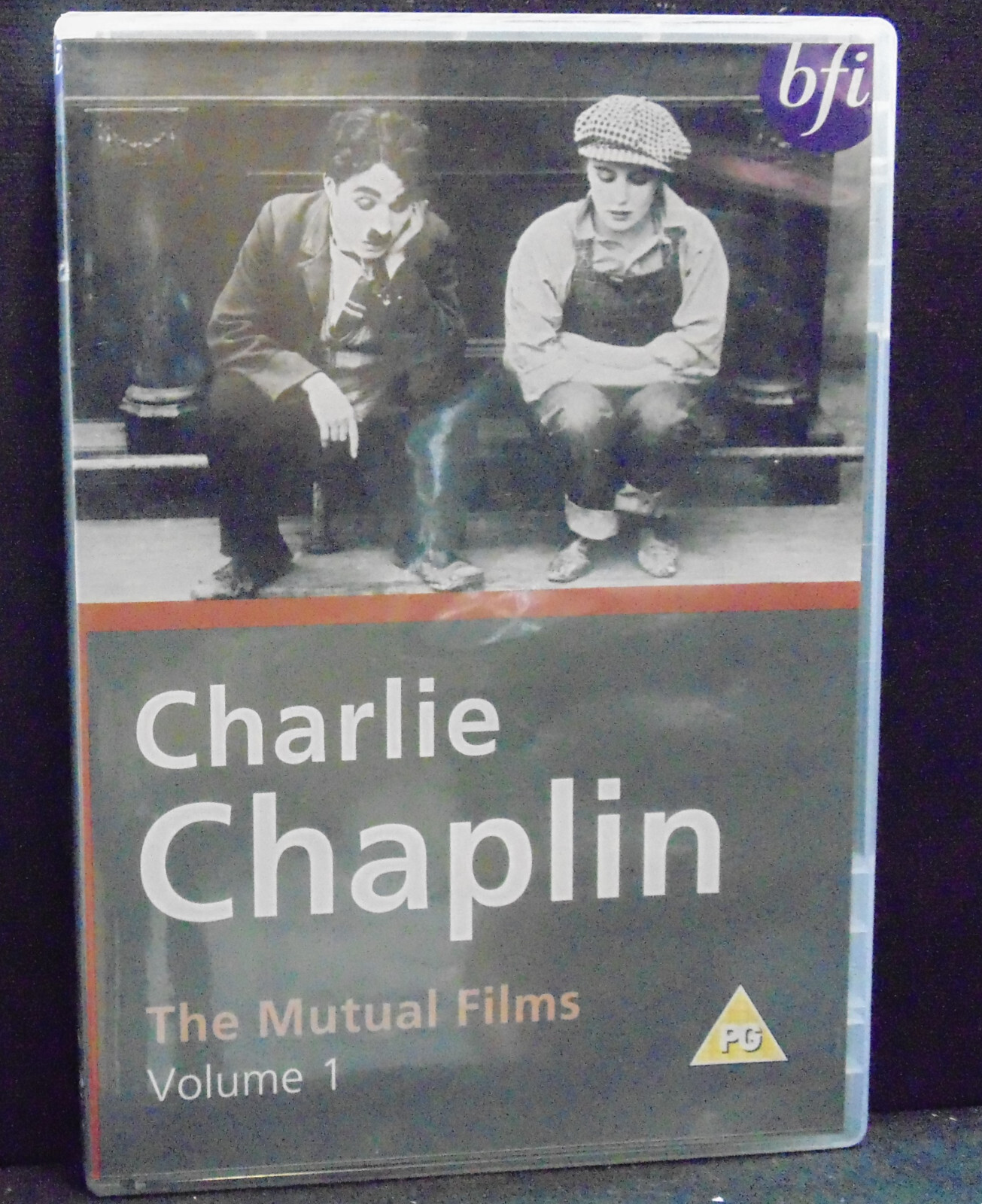 CHARLIE CHAPLIN THE MUTUAL FILMS VOLUME 1 -------  + INSET ---- SEE PHOTOS