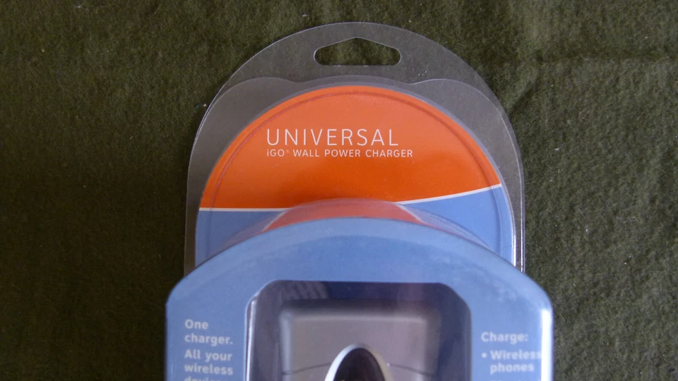 iGo Universal Wall Power Charger Wireless Phones, Bluetooth Headsets, PDAs, MP3s - Image 3 of 4