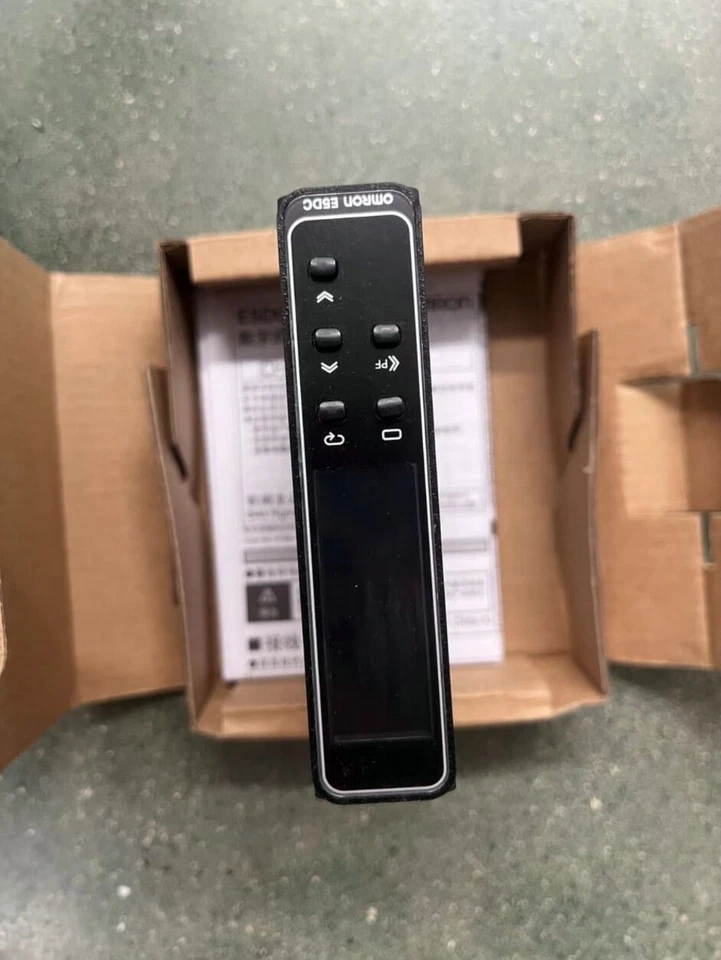 Omron E5DC-RX2DSM-800 Temperature Controller 24VAC/DC Brand Free Ship - Image 2 of 3