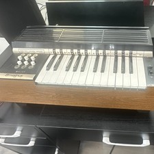 Magnus Major Electric Chord Organ 15-Key Wood Brown/Black w/ Built-in Speaker