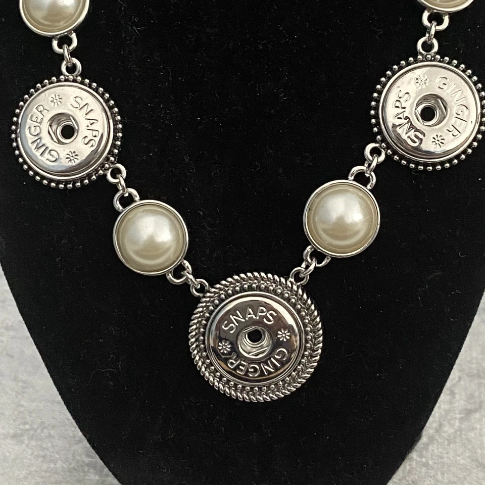 Conjunto de 3 broches de presión de collar de perlas a presión de jengibre en tono plateado con bisel de palanca Foto 2 de 4