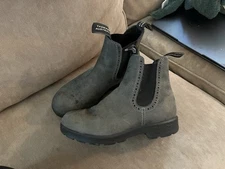 Blundstone Women's Classics Chelsea Boots - Rustic Black Size 6.5 (US) 