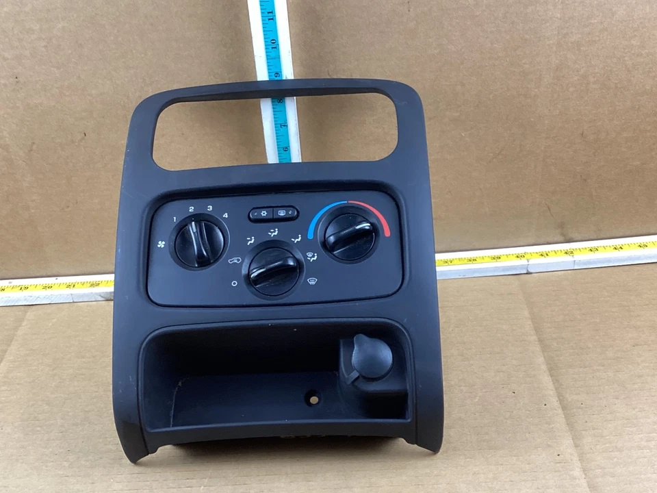 Jeep Liberty 2004-2007 calefacción aire acondicionado control de temperatura P55037533AE fabricante original Foto 2 de 4