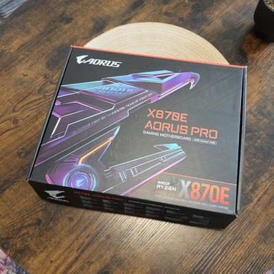 GIGABYTE X870E AORUS PRO ATX Mainboard AM5 DDR5 HDMI PCIe x16 M.2 SATA