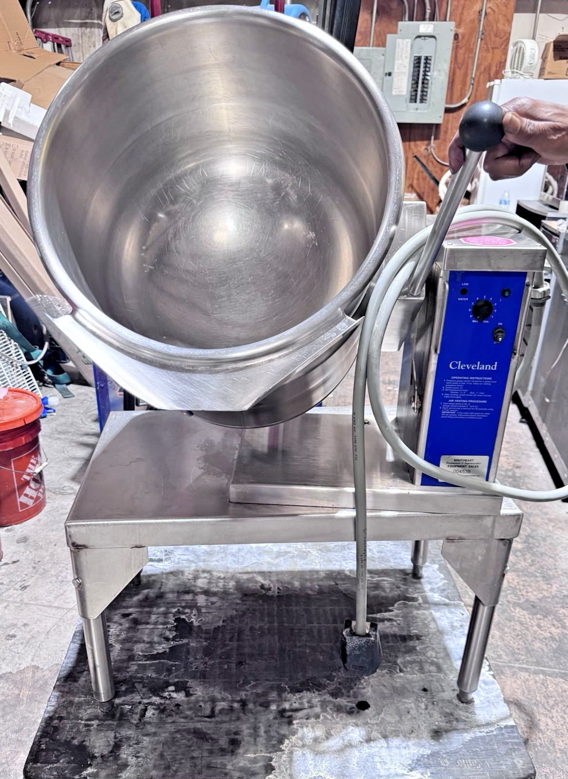 Cleveland KET-12-T 12-Gallon Tilting 2/3 Steam Jacketed Electric Kettle w/ Stand