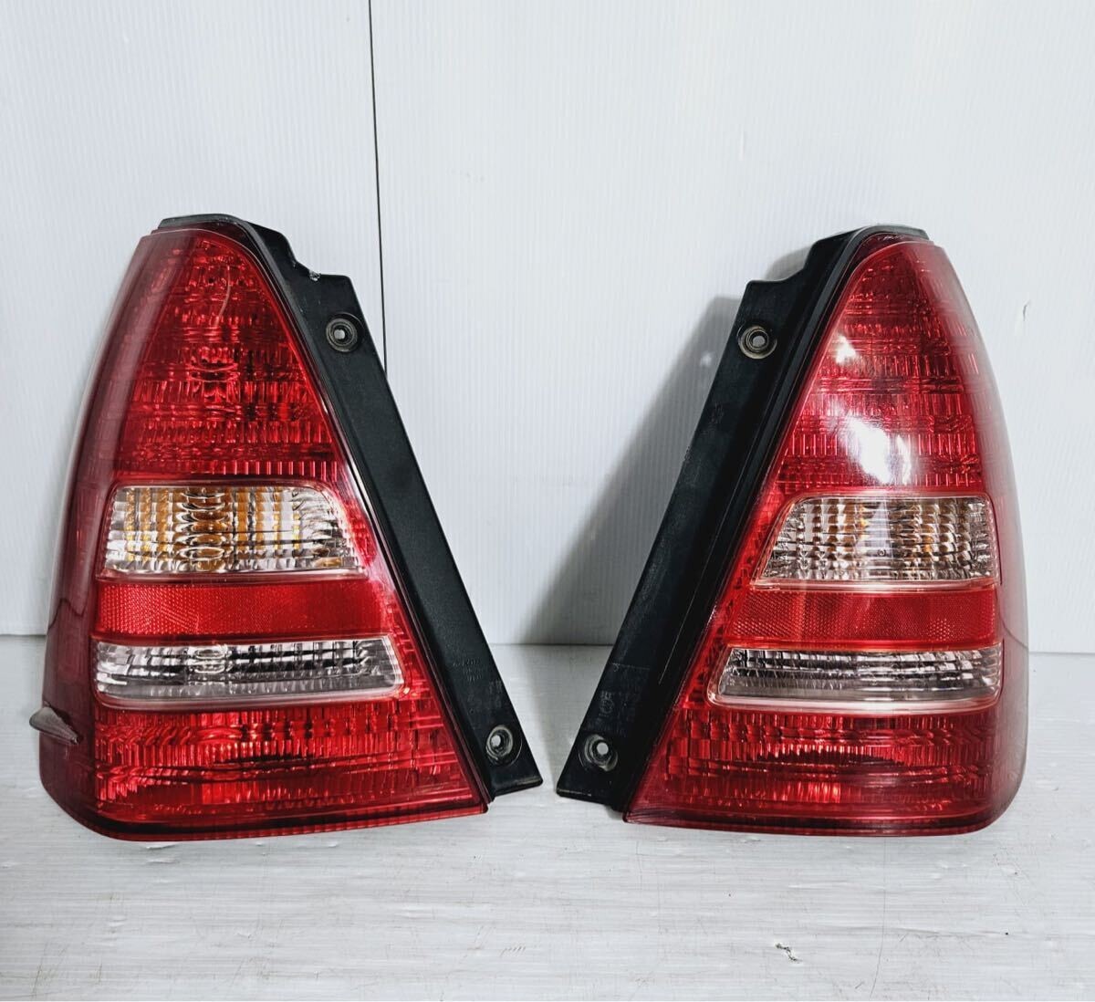 スバル フォレスター テールランプ SG5,SG9 Subaru Forester SG5 SG9 Tail Lights Taillights Lamps Set JDM