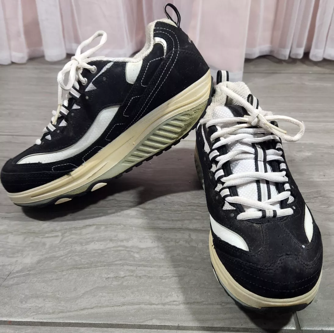 Skechers Shape Ups SN11809 Black White Walking Toning Shoes Womens size 8.5 GUC