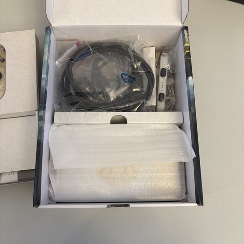 Nintendo Switch OLED The Legend of Zelda Tears of the Kingdom Edition Bundle - Picture 13 of 14