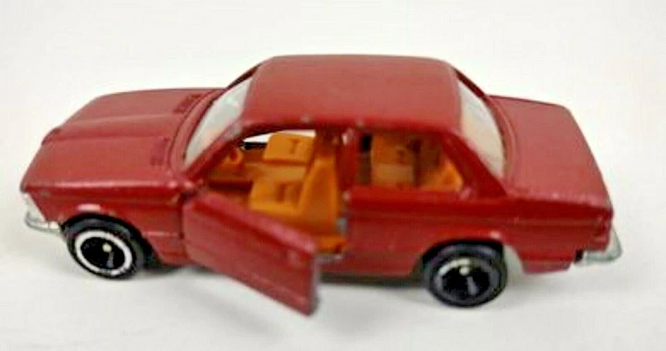 Tomica BMW 320i No F43 Diecast Maroon Color - Image 2 of 4