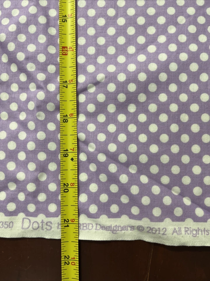 Tela de edredón de lunares Riley Blake Designs púrpura blanco patrón C350 por comprar Foto 4 de 4