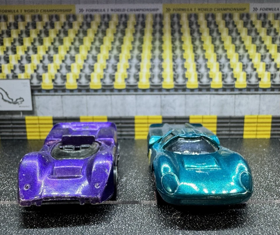 Hot Wheels Redline Lot Of 2 1969 Grand Prix Racers - Lola GT70 & McLaren M6A - Image 2 of 4