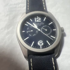 kenneth cole New York,day/date, showroom model,W/R,44mm, men’s Watch, black leat
