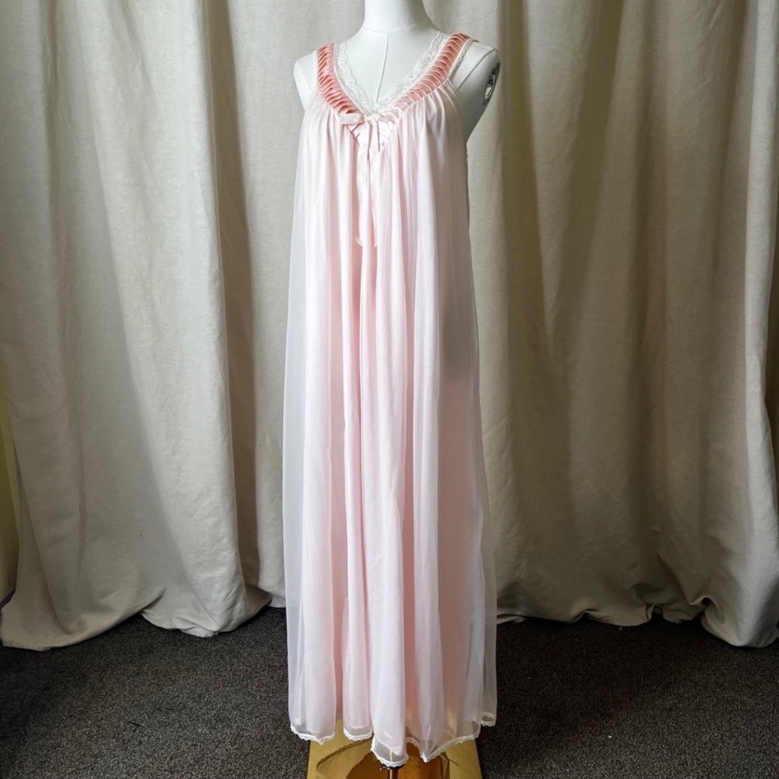 Vintage 70s Tosca Pink Nylon Lace Nightgown Slip Dress Small Bridal Boudoir