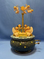 ERZGEBIRGE Wendt Kuhn THORENS Music Box "Angel Crib" Wood Germany Vintage 1990s