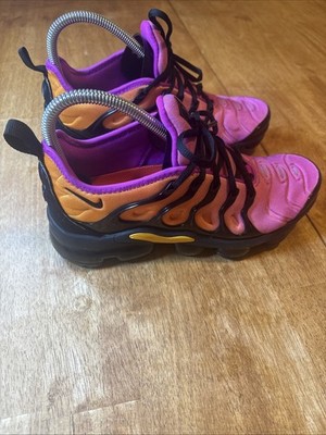 Nike Air VaporMax Plus Women s Fuchsia Blast  Shoes Size 7.5 AO4550-004 No Box